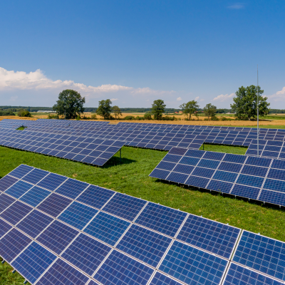 Energia Solar no Brasil e no Mundo: Crescimento, Tendências e Oportunidades para Empresas em 2026